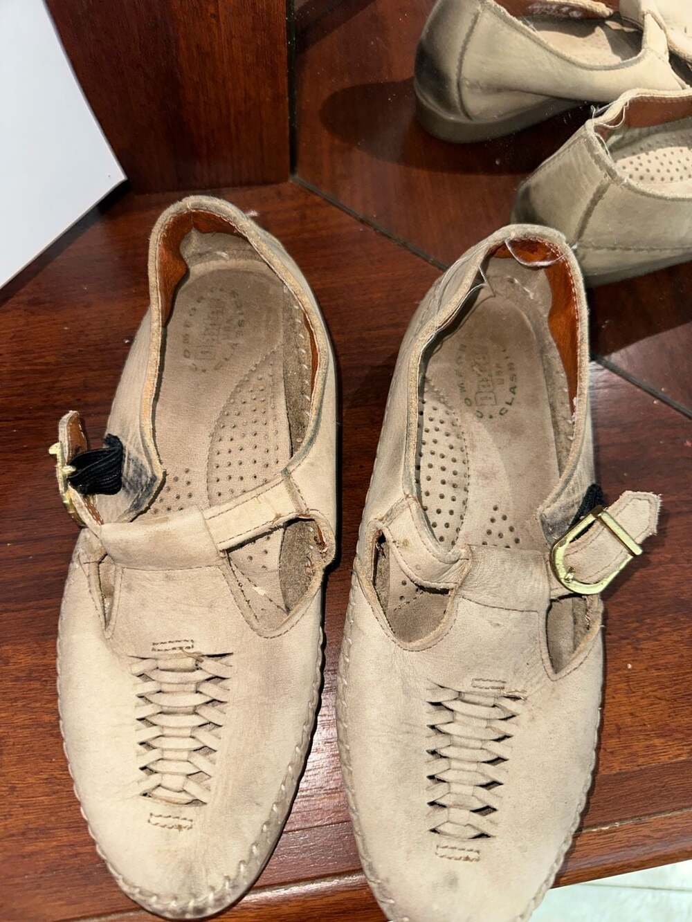 Vintage Dexter Comfort Classics Tan Leather Woven T-Strap Mary Jane Moccasins